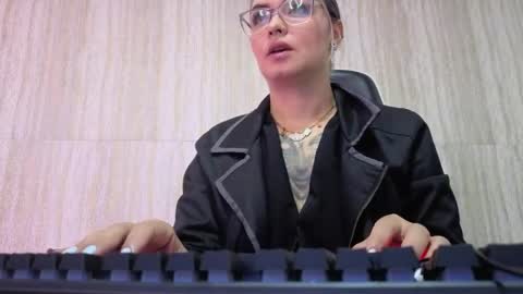 Isabella online show from April 11, 12:53 pm