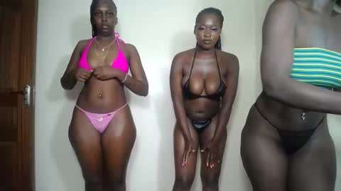 Snapshot of zaria_quesson chatting on March 1, 6:32 pm Zaria online show from March 1, 6:32 pm