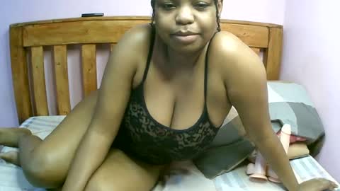 Snapshot of zariamonet chatting on June 25, 8:02 pm zariamonet online show from June 25, 8:02 pm