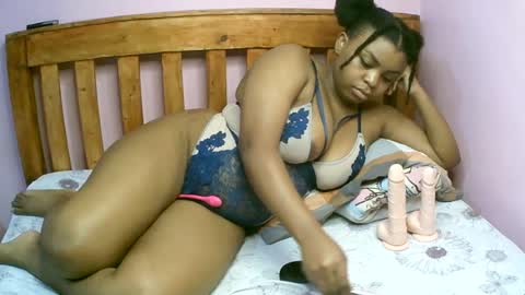 Snapshot of zariamonet chatting on June 28, 11:00 pm zariamonet online show from June 28, 11:00 pm