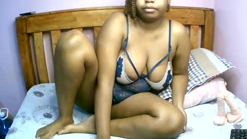 Snapshot of zariamonet chatting on July 22, 4:54 pm zariamonet online show from July 22, 4:54 pm