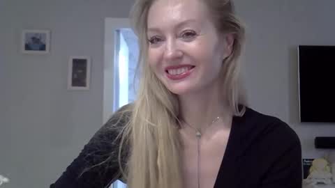 Zarina Swift online show from October 18, 11:11 am