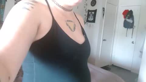 zawmbiemoonz online show from April 16, 4:52 pm