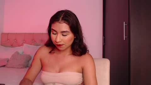 Snapshot of zayda23_ chatting on June 10, 12:33 am zayda online show from June 10, 12:33 am