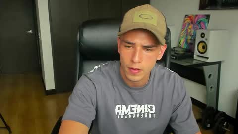 Snapshot of zayn_coss chatting on November 6, 8:10 pm Zayn online show from November 6, 8:10 pm