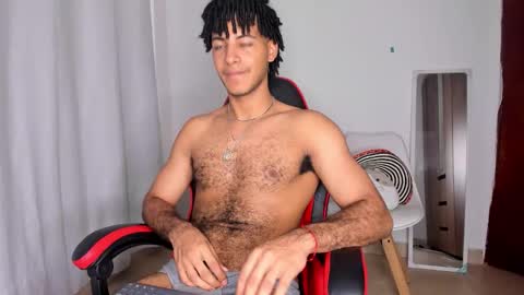 Snapshot of zayn_moreno chatting on February 6, 9:51 pm zayn 3 online show from February 6, 9:51 pm
