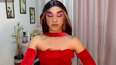 zaynelustts online show from December 17, 8:53 am