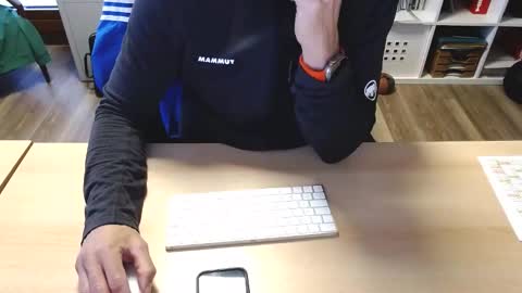 zeigmalwie online show from December 19, 8:23 am