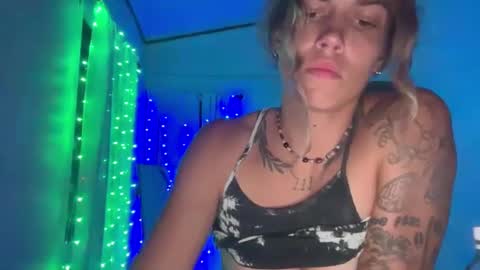 zellaxobella online show from September 10, 4:34 am