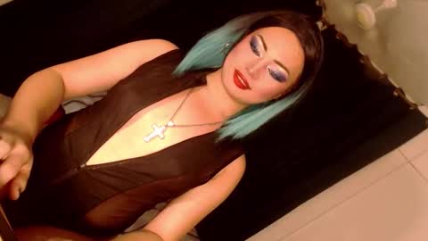 zemi_max online show from May 30, 8:28 pm