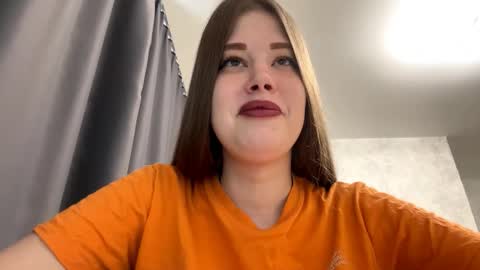 Snapshot of zenacusatis chatting on February 7, 6:17 am Sindy online show from February 7, 6:17 am