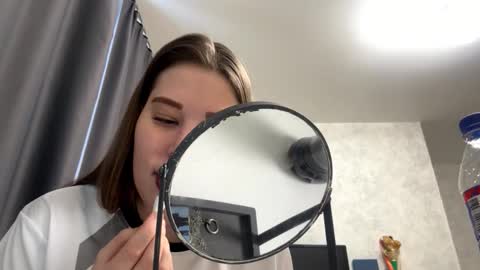 Snapshot of zenacusatis chatting on February 8, 8:07 am Sindy online show from February 8, 8:07 am