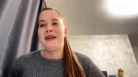 Snapshot of zenacusatis chatting on February 12, 3:18 pm Sindy online show from February 12, 3:18 pm