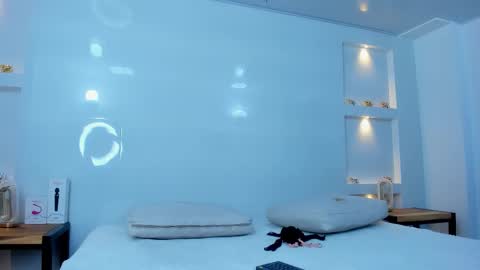 Zenda Evans online show from December 20, 4:30 am