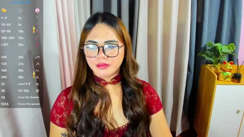 Snapshot of zendaya_amore chatting on December 14, 3:51 am Zendaya online show from December 14, 3:51 am