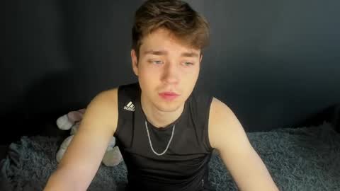 Snapshot of zeriixx chatting on April 7, 1:39 am Ethan online show from April 7, 1:39 am