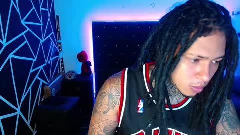 Snapshot of zero_x9 chatting on February 23, 6:05 pm zero_x9 online show from February 23, 6:05 pm