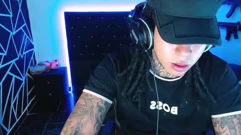 Snapshot of zero_x9 chatting on March 14, 2:39 am zero_x9 online show from March 14, 2:39 am