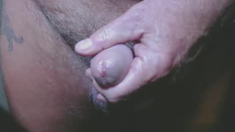 Snapshot of zerozero5555 chatting on December 4, 1:25 am bambi cumslut online show from December 4, 1:25 am