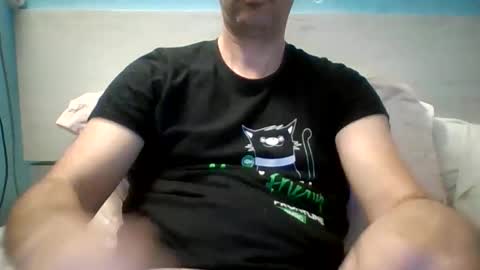 Snapshot of zeus00811 chatting on December 1, 6:29 am zeus online show from December 1, 6:29 am