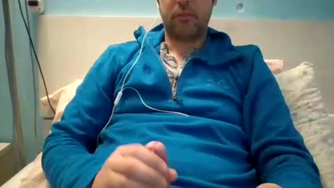 Snapshot of zeus00811 chatting on January 6, 7:56 am zeus online show from January 6, 7:56 am