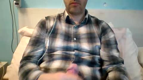 Snapshot of zeus00811 chatting on March 22, 6:50 am zeus online show from March 22, 6:50 am