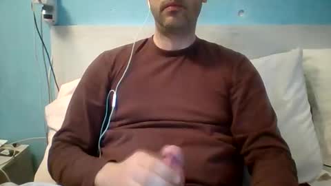 Snapshot of zeus00811 chatting on March 31, 5:41 am zeus online show from March 31, 5:41 am