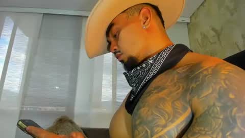 Snapshot of zeus_strong93 chatting on July 12, 9:06 pm zeus strong online show from July 12, 9:06 pm