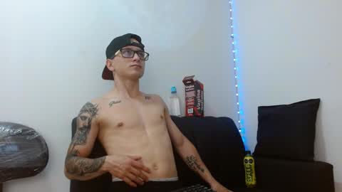Snapshot of zeusdark19 chatting on May 7, 12:10 pm zeus online show from May 7, 12:10 pm