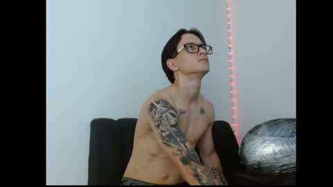 Snapshot of zeusdark19 chatting on May 15, 8:16 pm zeus online show from May 15, 8:16 pm