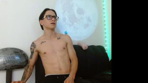 Snapshot of zeusdark19 chatting on May 20, 5:13 am zeus online show from May 20, 5:13 am