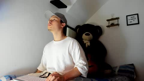 zeus online show from October 25, 7:08 pm