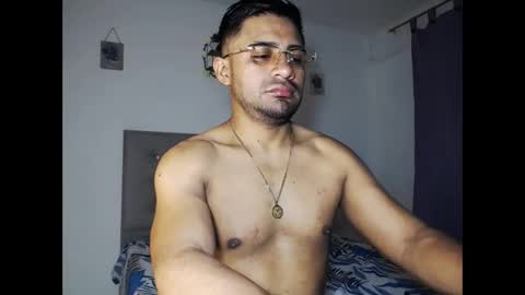 zeussexyhot online show from May 20, 5:46 am