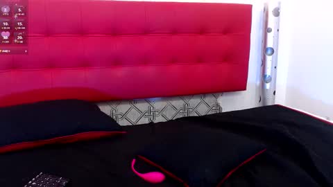 ZHAMIRA  ANDRES online show from February 6, 10:53 pm