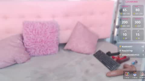 Snapshot of zhamira_21 chatting on May 30, 11:02 pm ZHAMIRA ANDRES online show from May 30, 11:02 pm