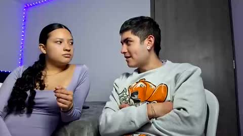 Snapshot of zhara_and_logan chatting on April 13, 12:32 pm Zhara and logan online show from April 13, 12:32 pm