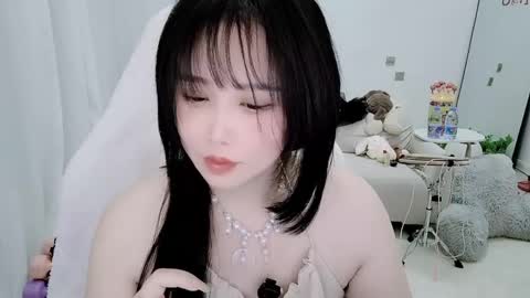 zhen online show from March 24, 4:01 pm