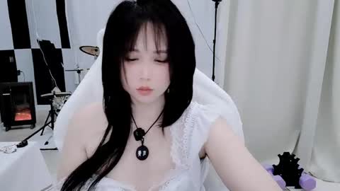 zhen online show from April 13, 6:13 pm