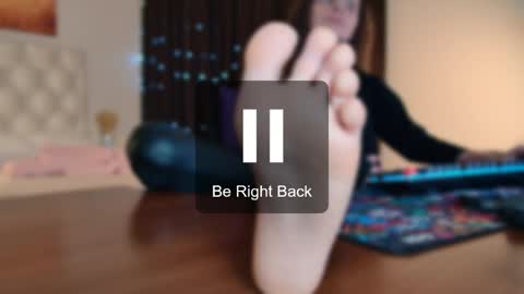 zianichols online show from April 9, 6:35 pm