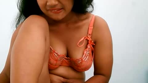 elly online show from May 21, 5:14 am