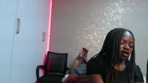 Zinadine online show from February 9, 7:51 pm