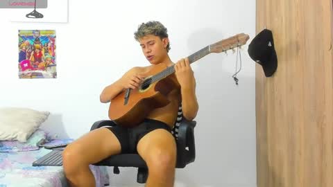 Snapshot of zionkrell chatting on May 20, 8:15 pm zionkrell online show from May 20, 8:15 pm