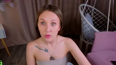 Snapshot of zlata__fox chatting on July 16, 9:26 am Zlata Mon Tue Thu Fri Sun Sa GMT 3 0000pm - 0600pm online show from July 16, 9:26 am