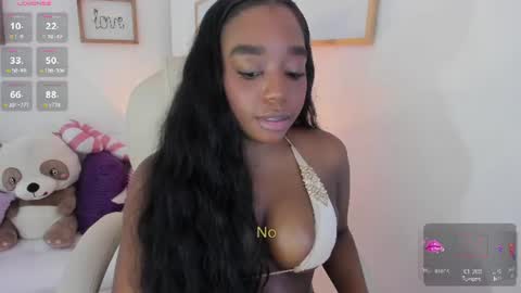 Snapshot of zobe_love chatting on July 9, 6:12 pm Zobe Love online show from July 9, 6:12 pm