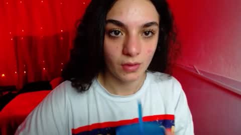 Snapshot of zoe_0111 chatting on February 14, 9:21 pm zoe_0111 online show from February 14, 9:21 pm