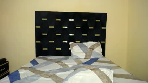 zoe online show from February 20, 11:00 am