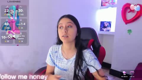Snapshot of zoe_connor19 chatting on April 20, 8:32 pm Z O E online show from April 20, 8:32 pm