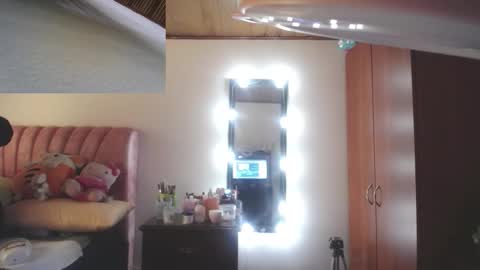 Snapshot of zoe_hotxxx chatting on January 19, 1:04 pm zoe hotxxx online show from January 19, 1:04 pm