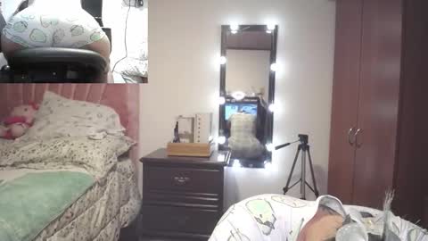 Snapshot of zoe_hotxxx chatting on February 16, 12:07 am zoe hotxxx online show from February 16, 12:07 am