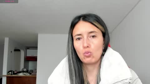 Snapshot of zoe_jeane_beker chatting on July 2, 9:10 pm ZOE online show from July 2, 9:10 pm